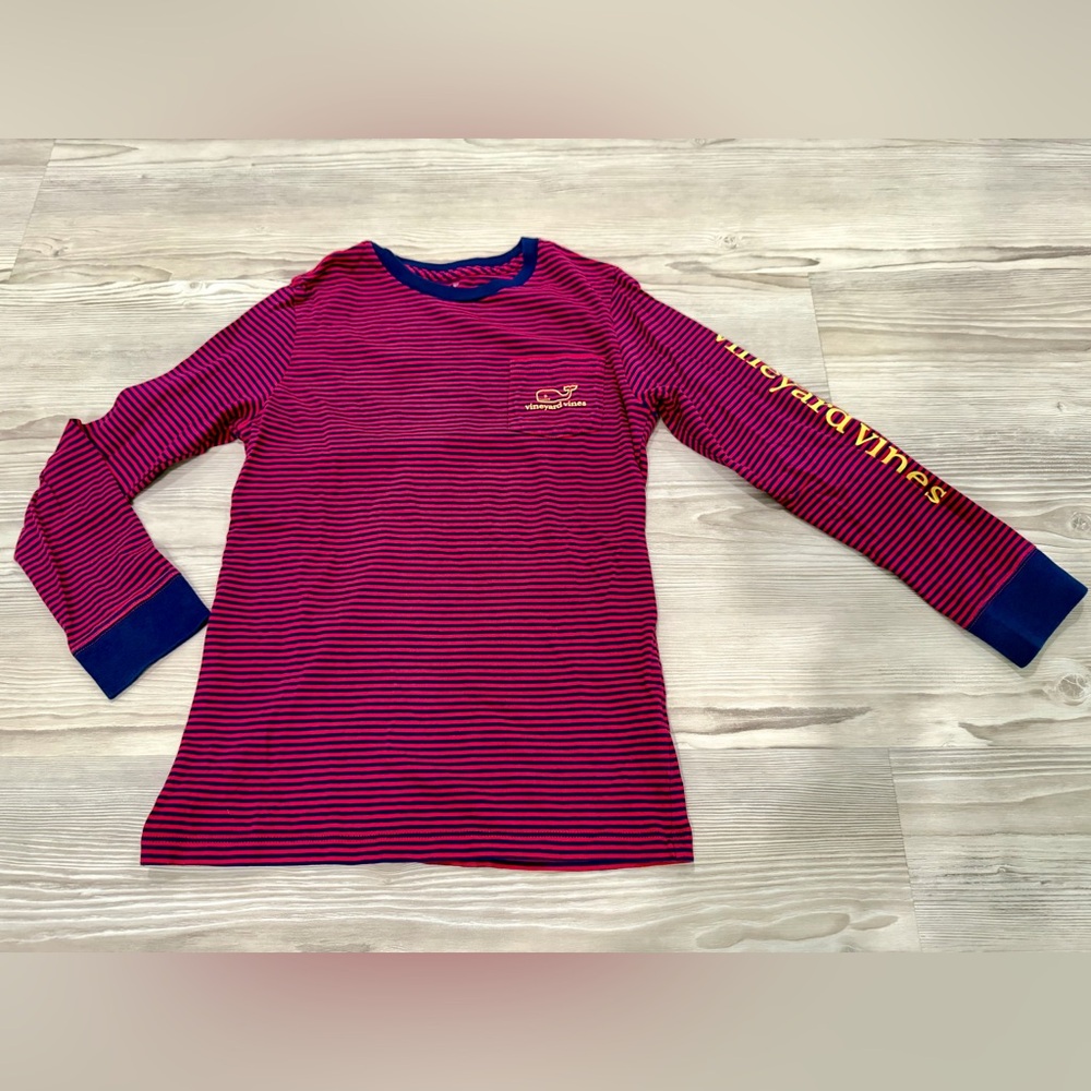 VINEYARD VINES Tee. Long sleeve. Red & Navy Stripe. Youth Size Small. GUC.